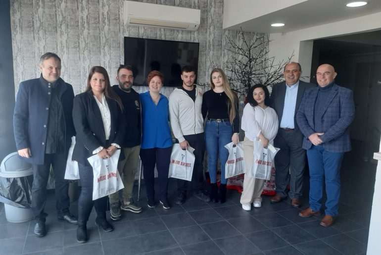 Ευχές για «καλές σπουδές» στου νέους που πήραν υποτροφία στην «Taste Academy» μέσω των «Κνωσός Διάγνωσις»